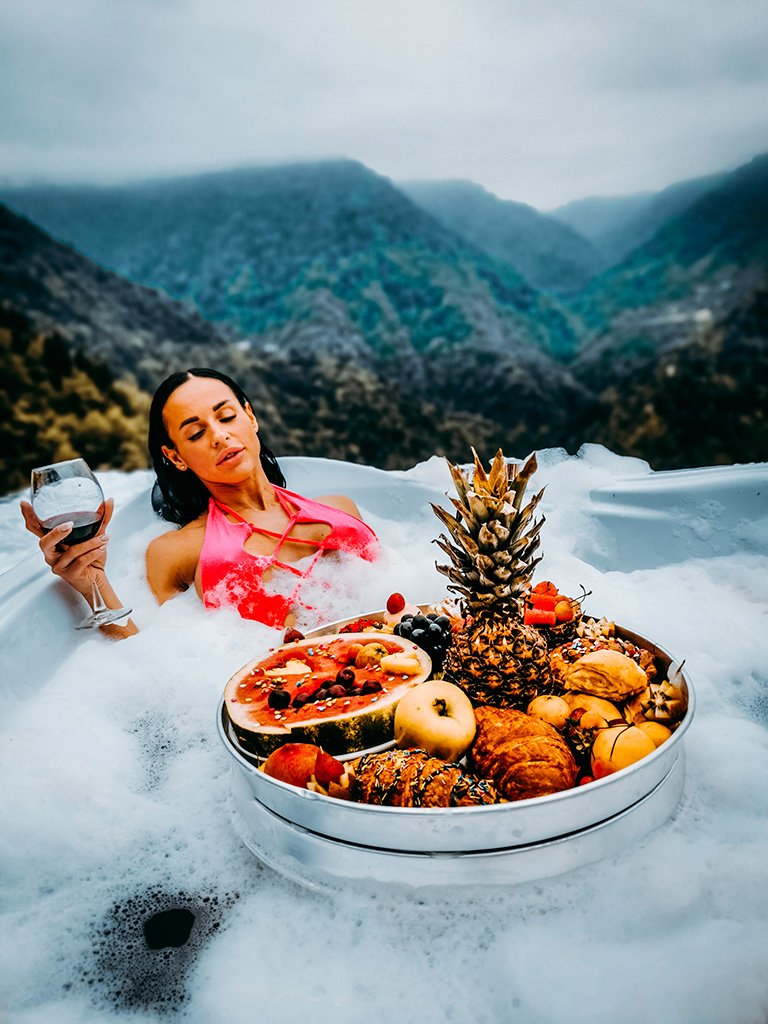 small floating breakfast in jacuzzi